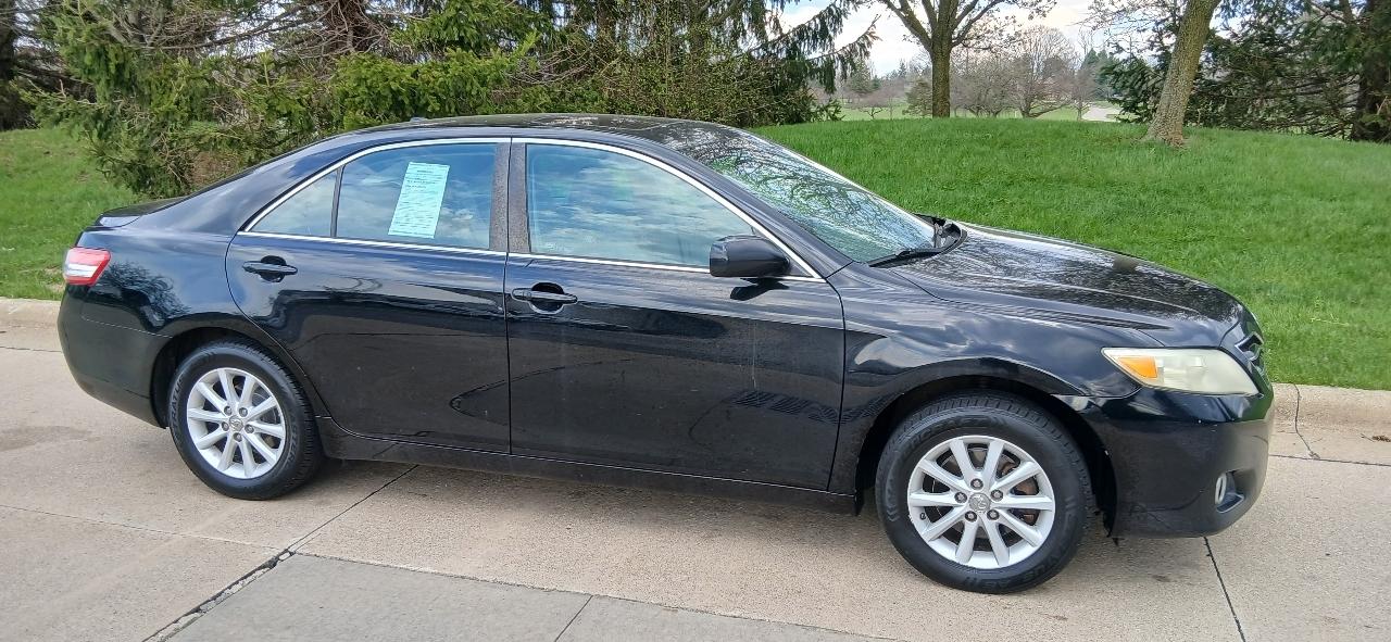 Toyota Camry XLE 4D Sedan 2011