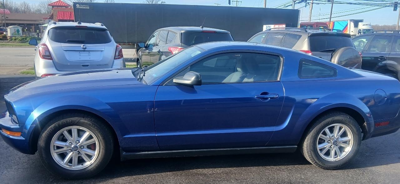 Ford Mustang 2dr Coupe GLX 2007
