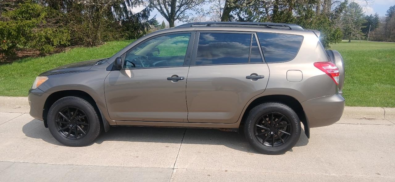 Toyota RAV4 Base I4 4WD 2011