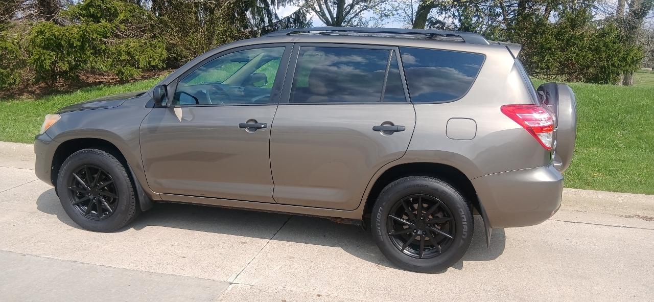 Toyota RAV4 Base I4 4WD 2011