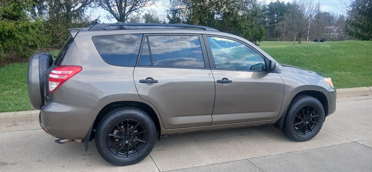 Toyota RAV4 Base I4 4WD 2011