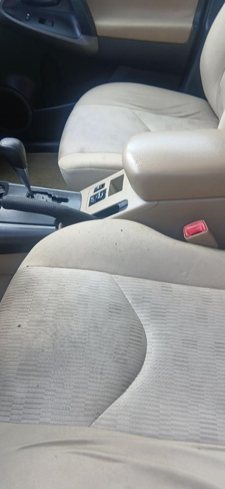 Toyota RAV4 Base I4 4WD 2011