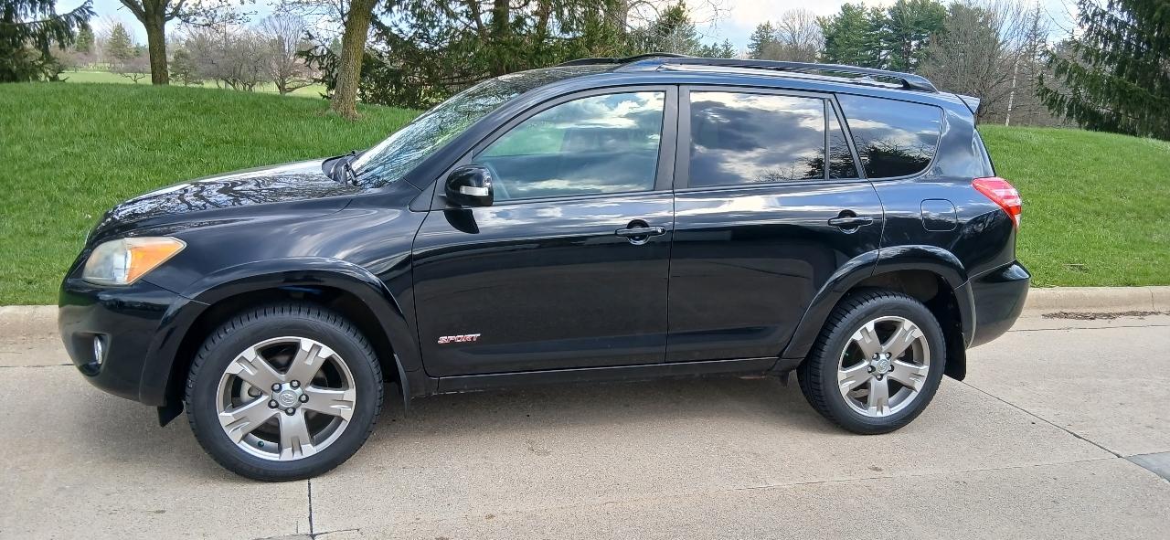 Toyota RAV4 4dr Sport 4-cyl 4WD (Natl) 2011