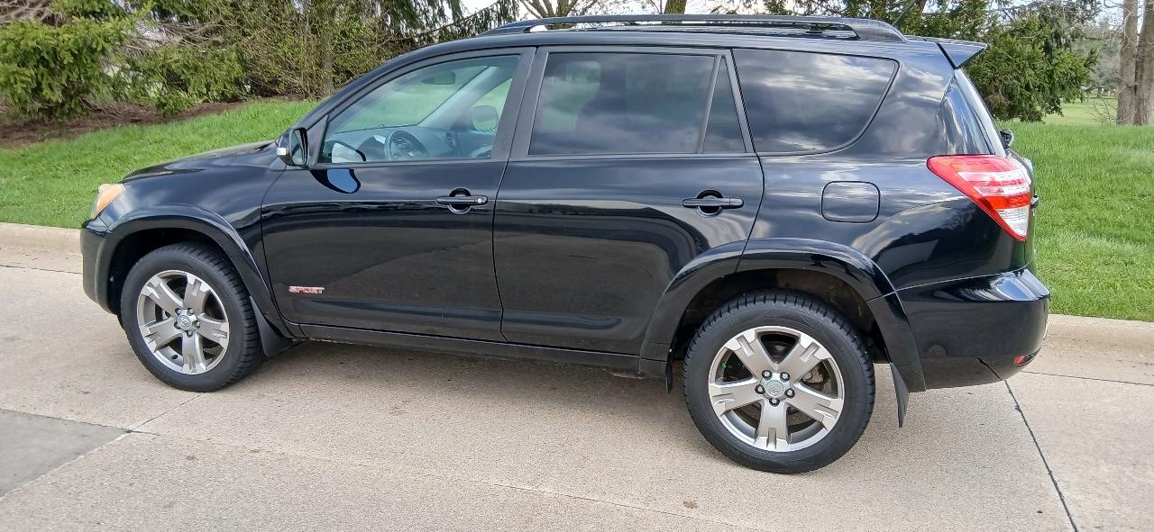 Toyota RAV4 4dr Sport 4-cyl 4WD (Natl) 2011