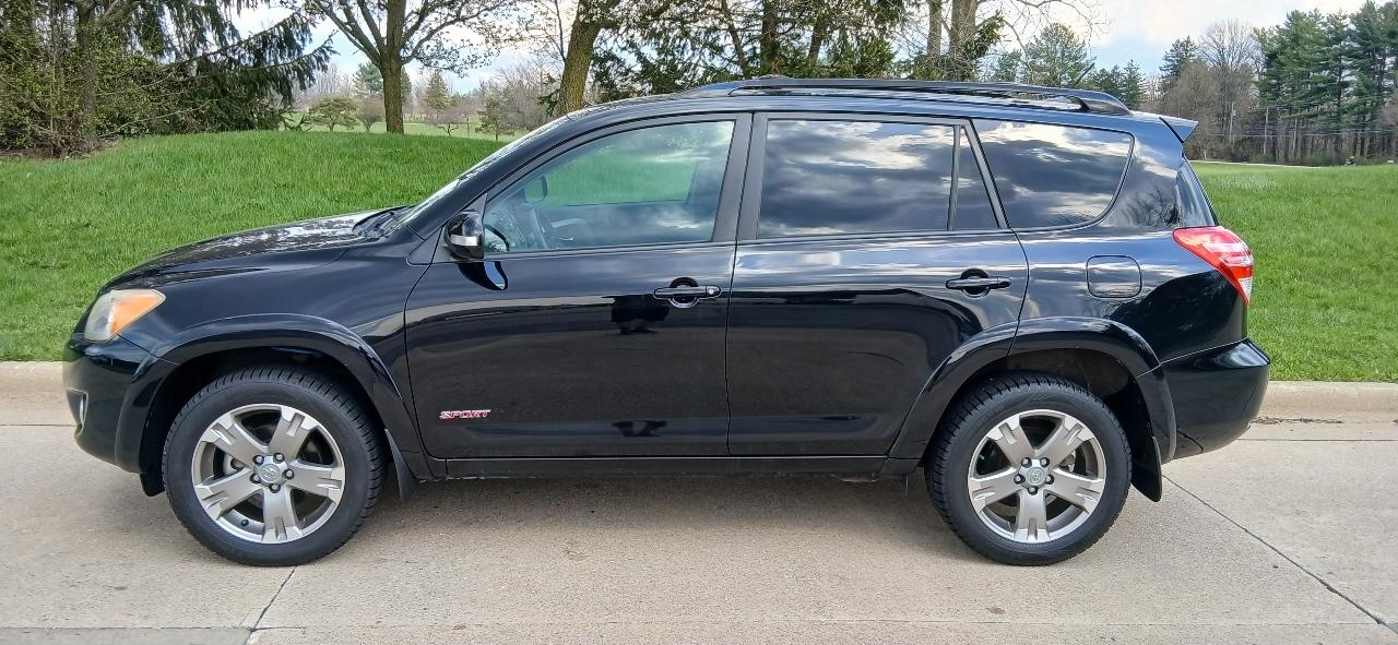 Toyota RAV4 4dr Sport 4-cyl 4WD (Natl) 2011