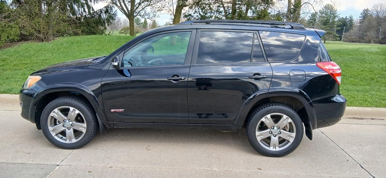 Toyota RAV4 4dr Sport 4-cyl 4WD (Natl) 2011