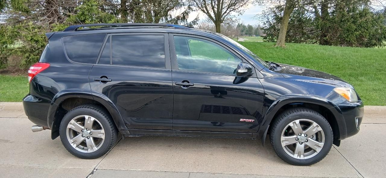 Toyota RAV4 4dr Sport 4-cyl 4WD (Natl) 2011