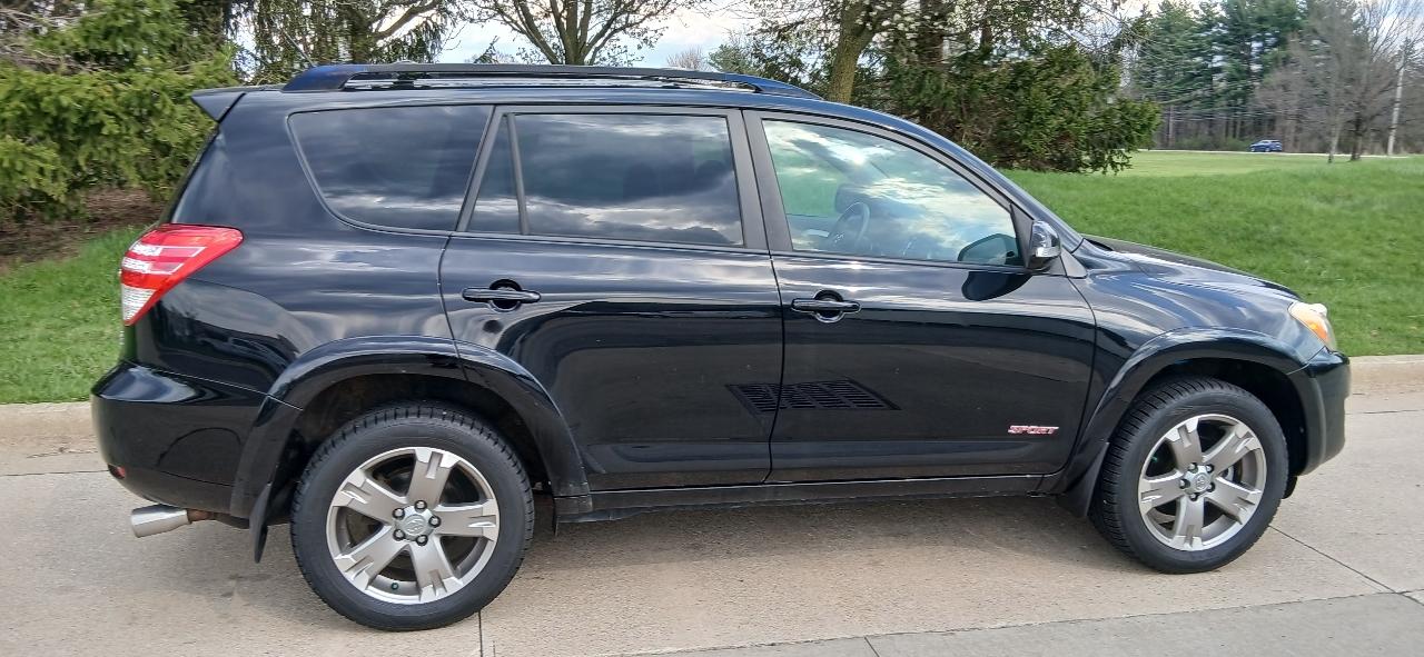 Toyota RAV4 4dr Sport 4-cyl 4WD (Natl) 2011