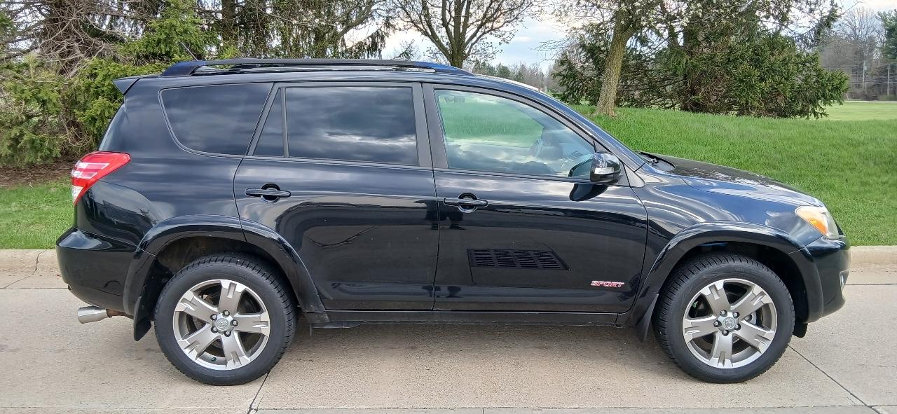 Toyota RAV4 4dr Sport 4-cyl 4WD (Natl) 2011