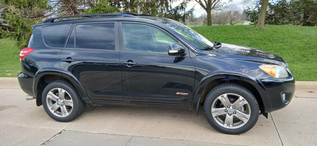 Toyota RAV4 4dr Sport 4-cyl 4WD (Natl) 2011