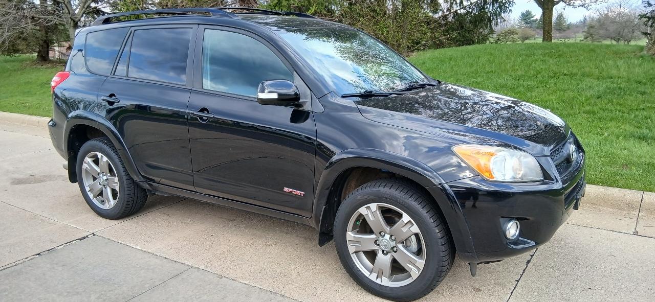 Toyota RAV4 4dr Sport 4-cyl 4WD (Natl) 2011