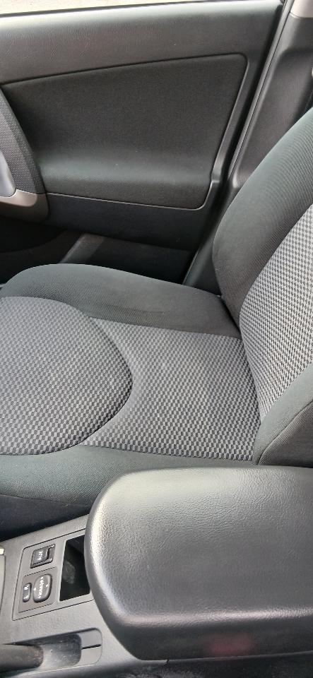 Toyota RAV4 4dr Sport 4-cyl 4WD (Natl) 2011