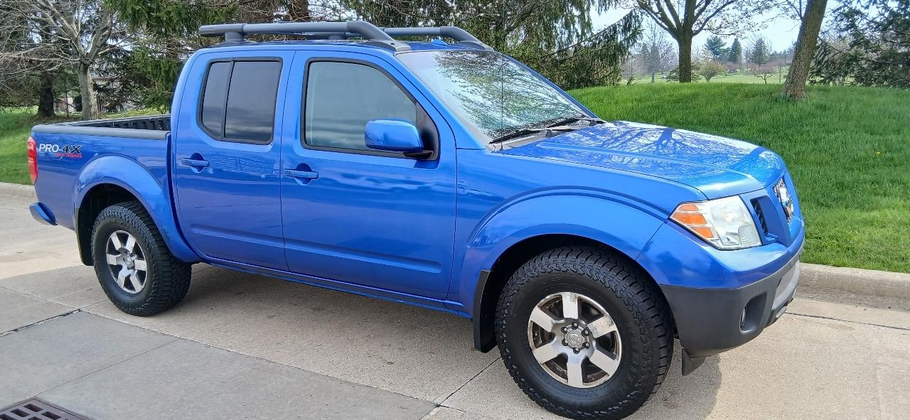 Nissan Frontier PRO-4X King Cab 6MT 4WD 2012