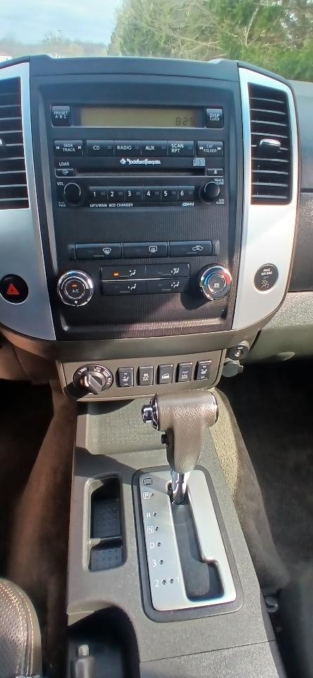 Nissan Frontier PRO-4X King Cab 6MT 4WD 2012