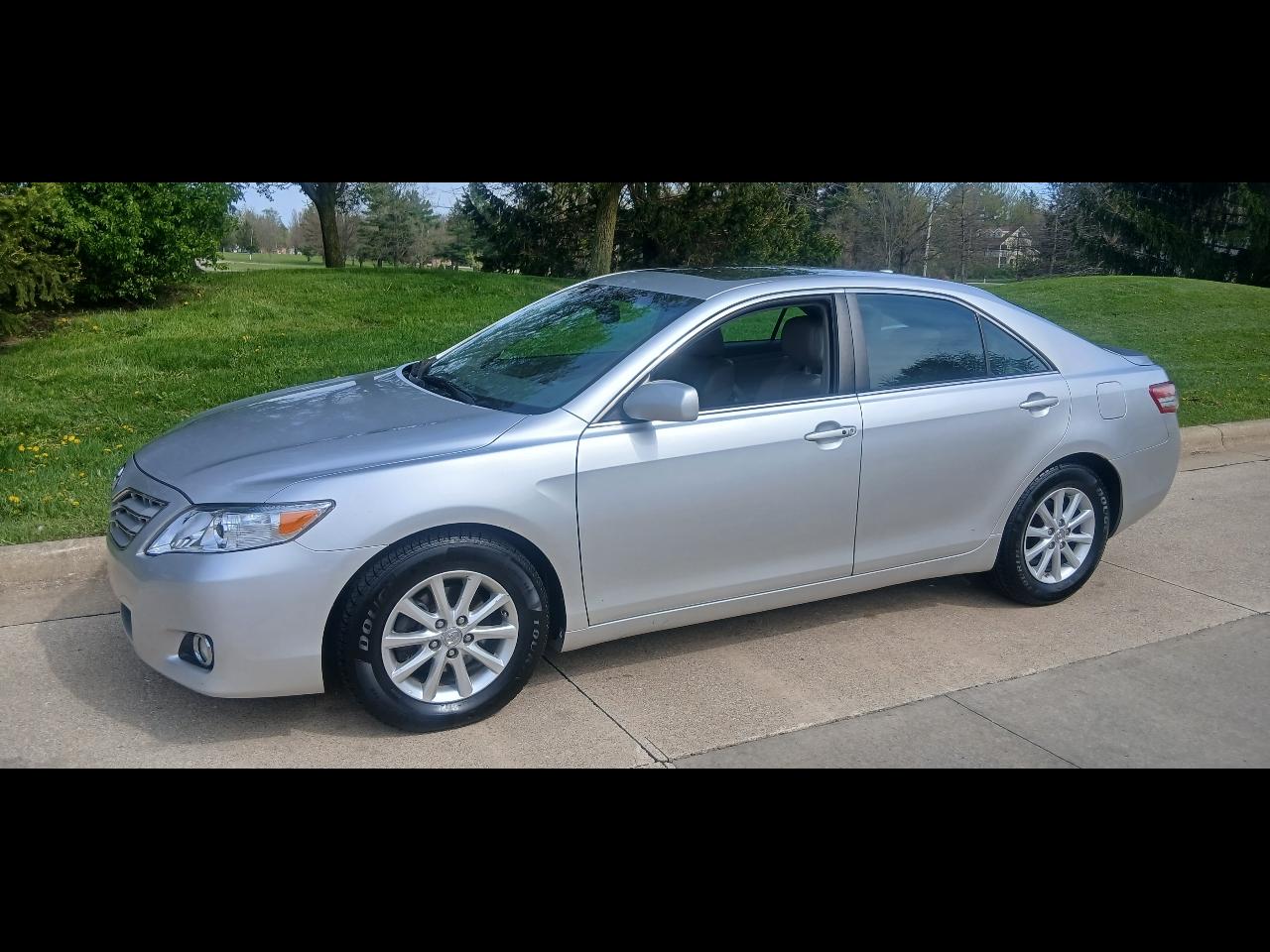 Toyota Camry Base 6-Spd AT 2011