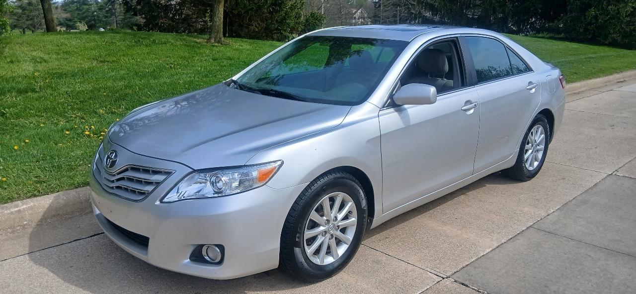 Toyota Camry Base 6-Spd AT 2011