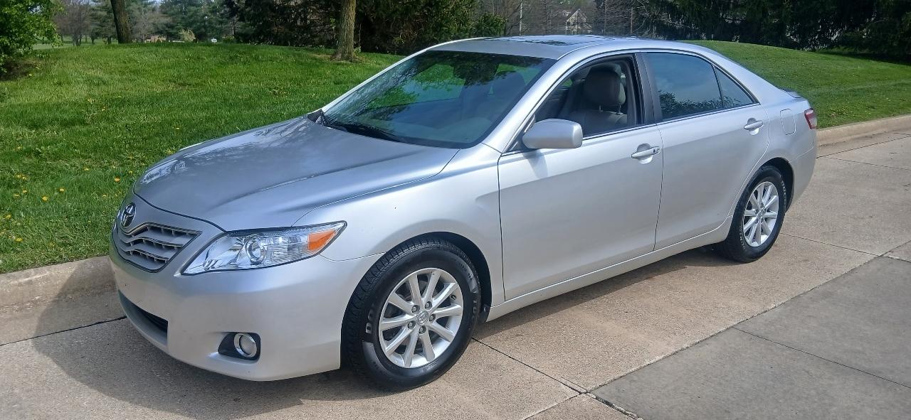 Toyota Camry Base 6-Spd AT 2011