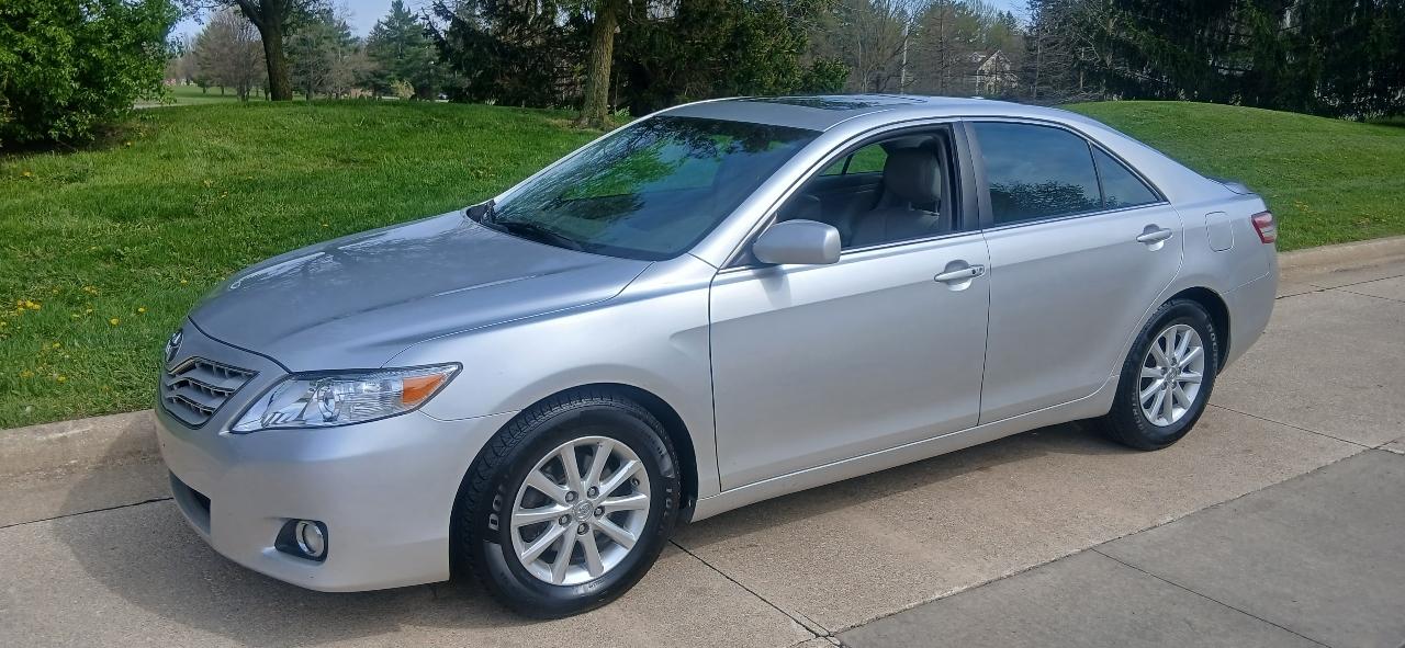 Toyota Camry Base 6-Spd AT 2011