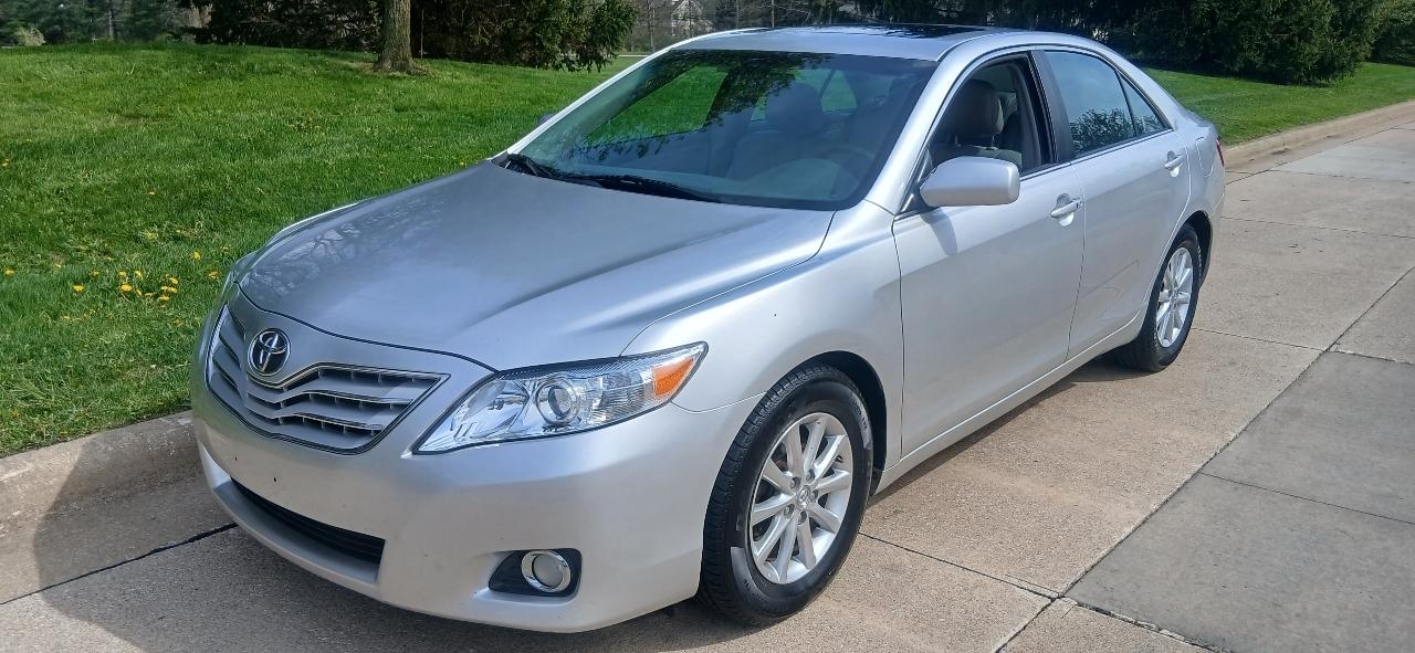 Toyota Camry Base 6-Spd AT 2011