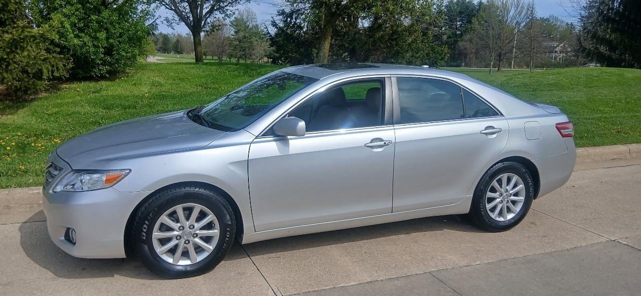 Toyota Camry Base 6-Spd AT 2011