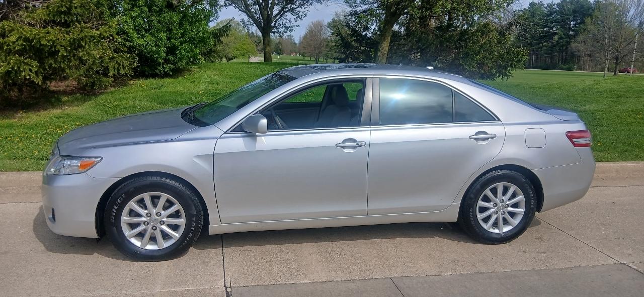 Toyota Camry Base 6-Spd AT 2011