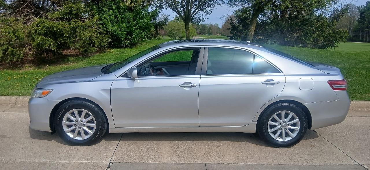 Toyota Camry Base 6-Spd AT 2011