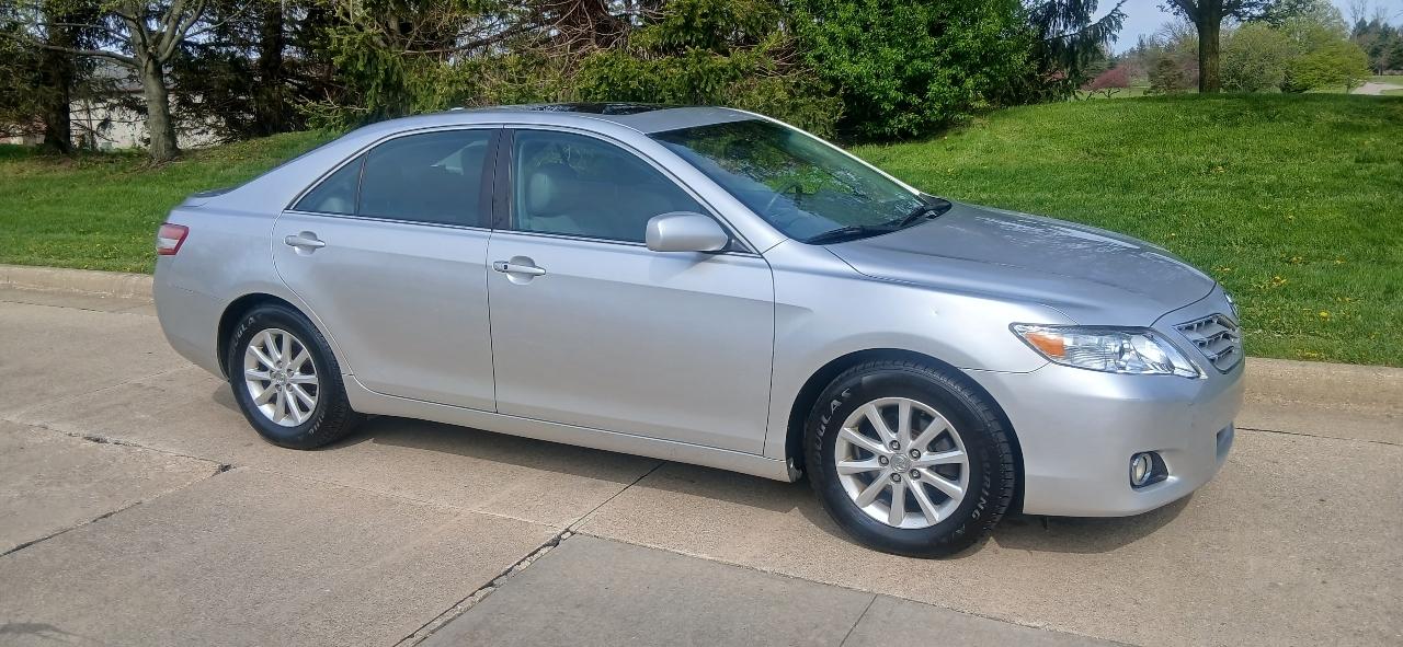 Toyota Camry Base 6-Spd AT 2011