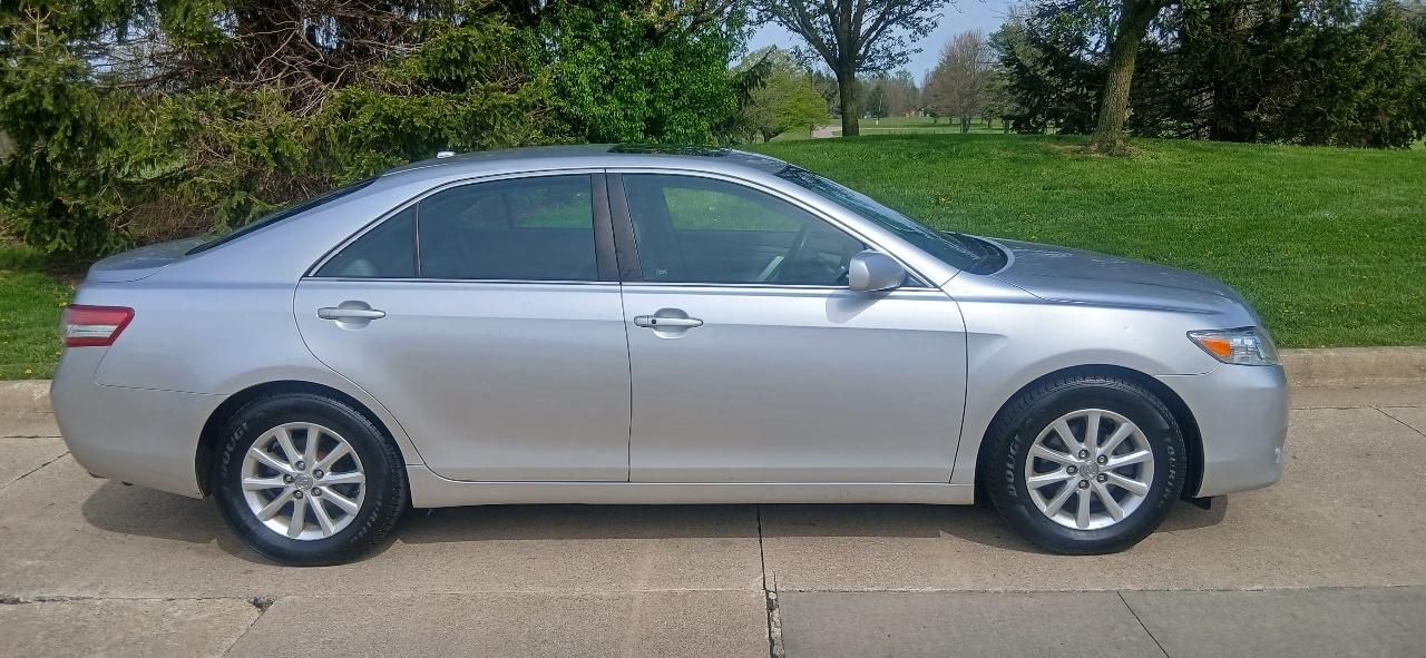 Toyota Camry Base 6-Spd AT 2011