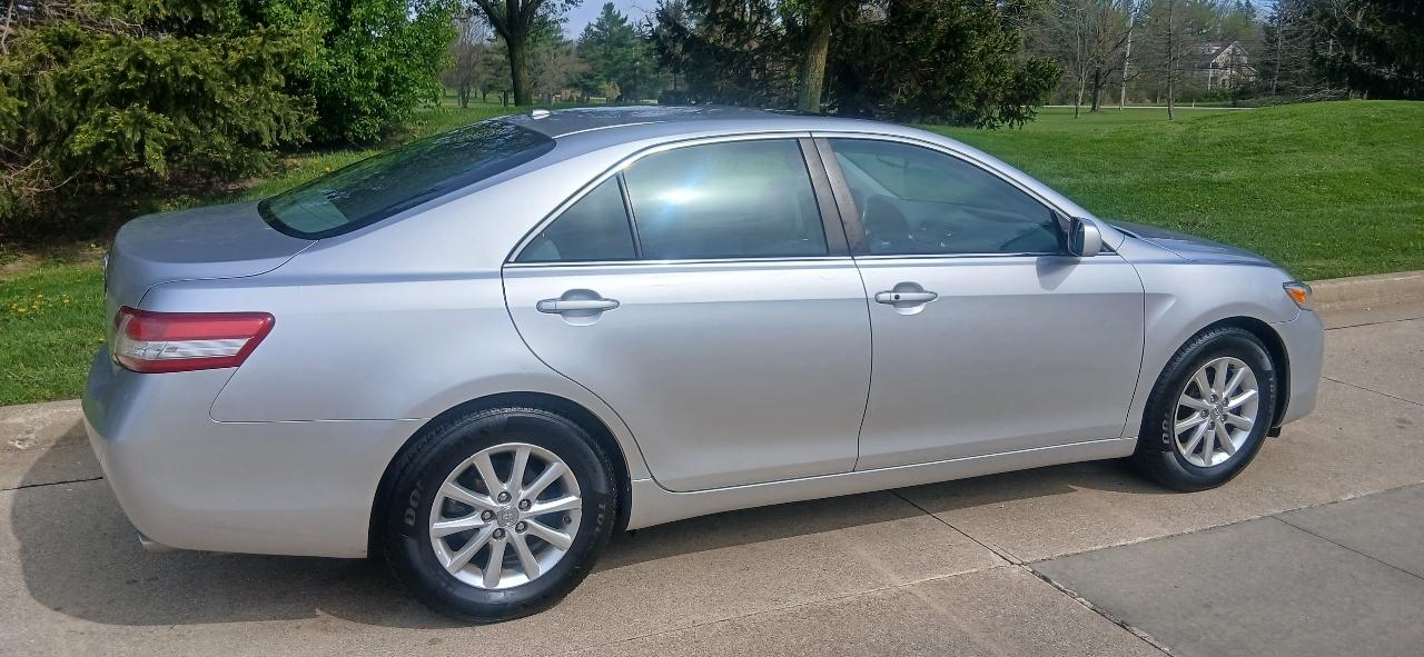 Toyota Camry Base 6-Spd AT 2011