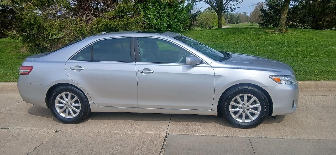 Toyota Camry Base 6-Spd AT 2011