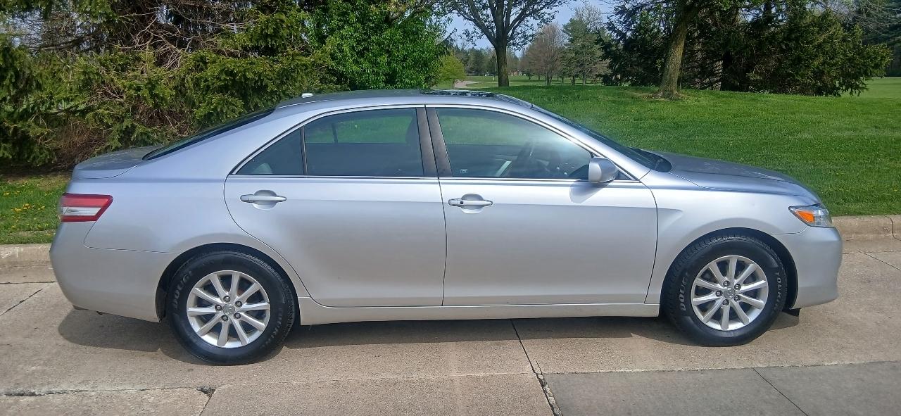 Toyota Camry Base 6-Spd AT 2011