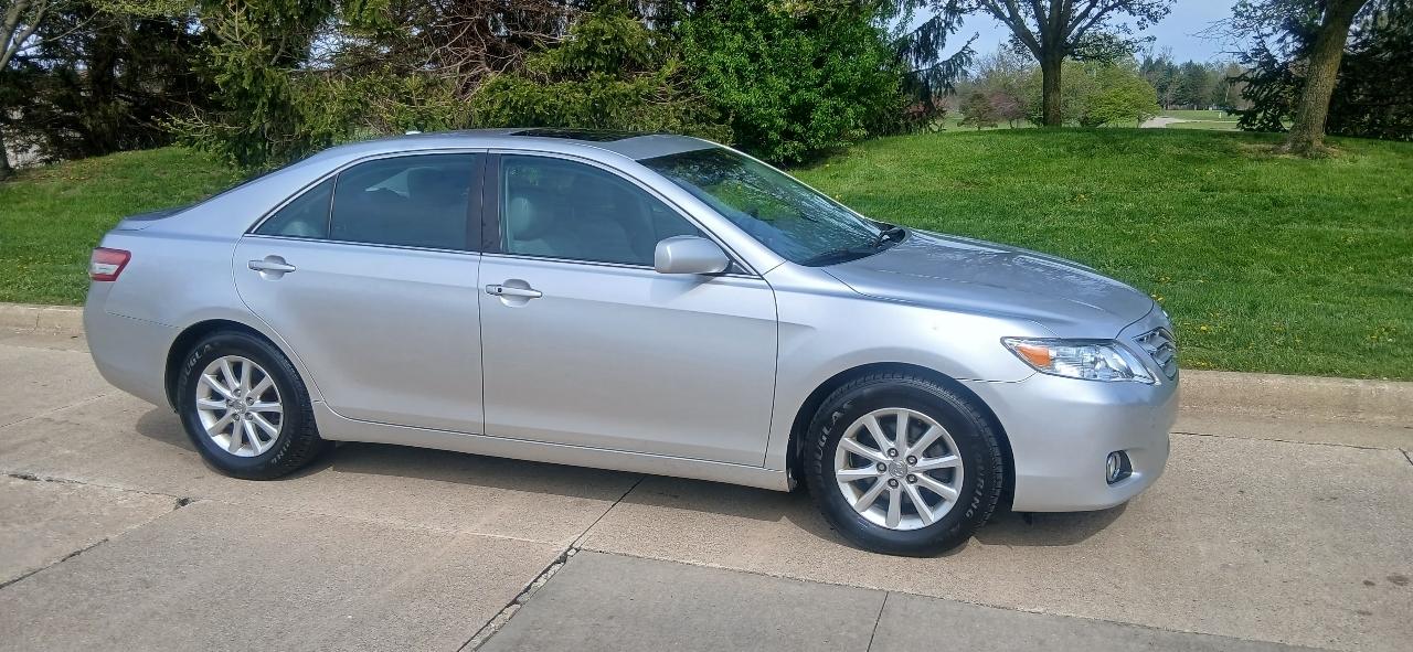 Toyota Camry Base 6-Spd AT 2011