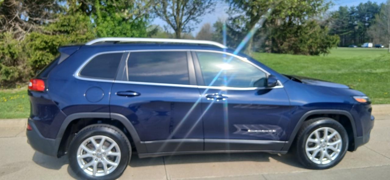 Jeep Cherokee Latitude FWD 2015