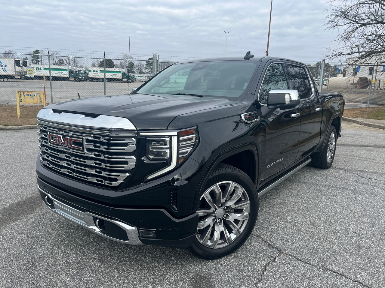 2023 GMC Sierra 1500 4WD Crew Cab 147" Denali