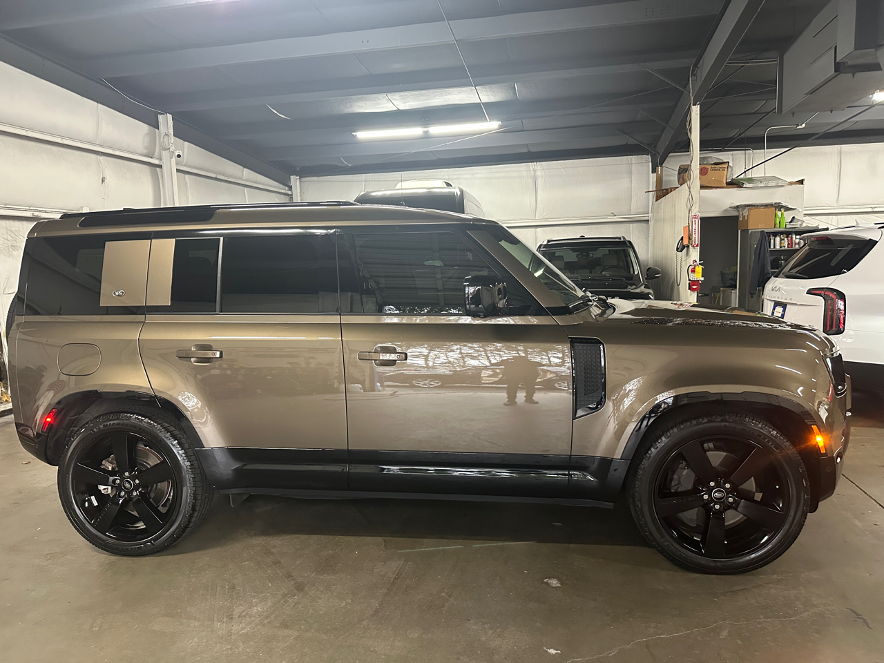 Land Rover Defender 110 X-Dynamic HSE AWD 2022