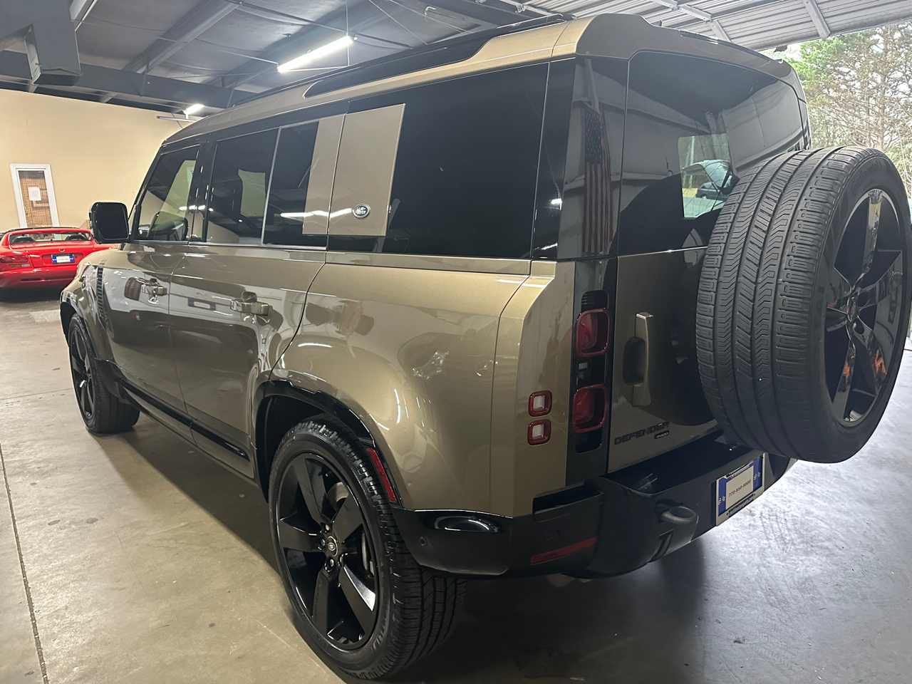 Land Rover Defender 110 X-Dynamic HSE AWD 2022