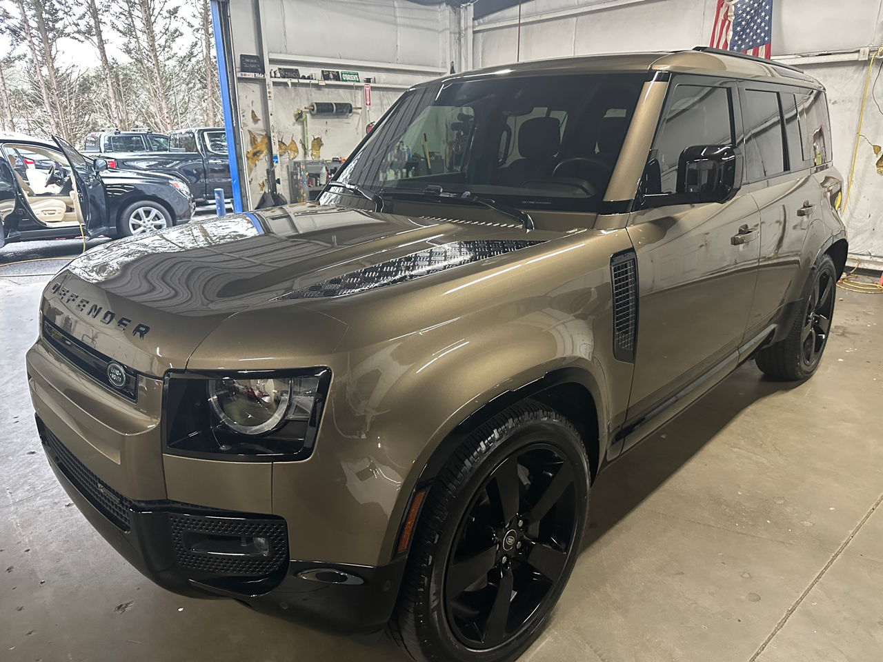 Land Rover Defender 110 X-Dynamic HSE AWD 2022