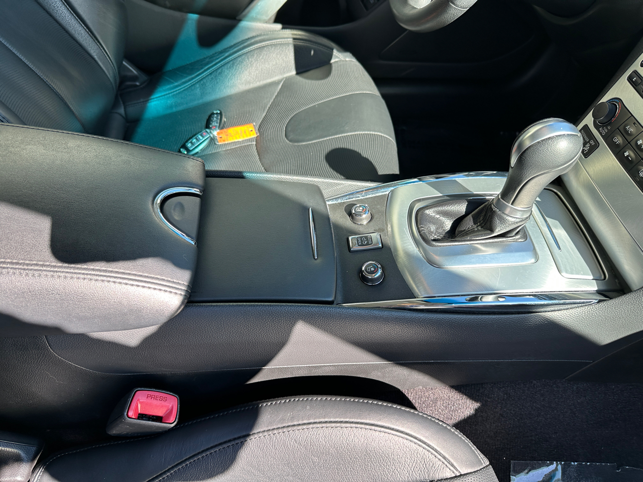 Infiniti Q60 Convertible 2dr 2014