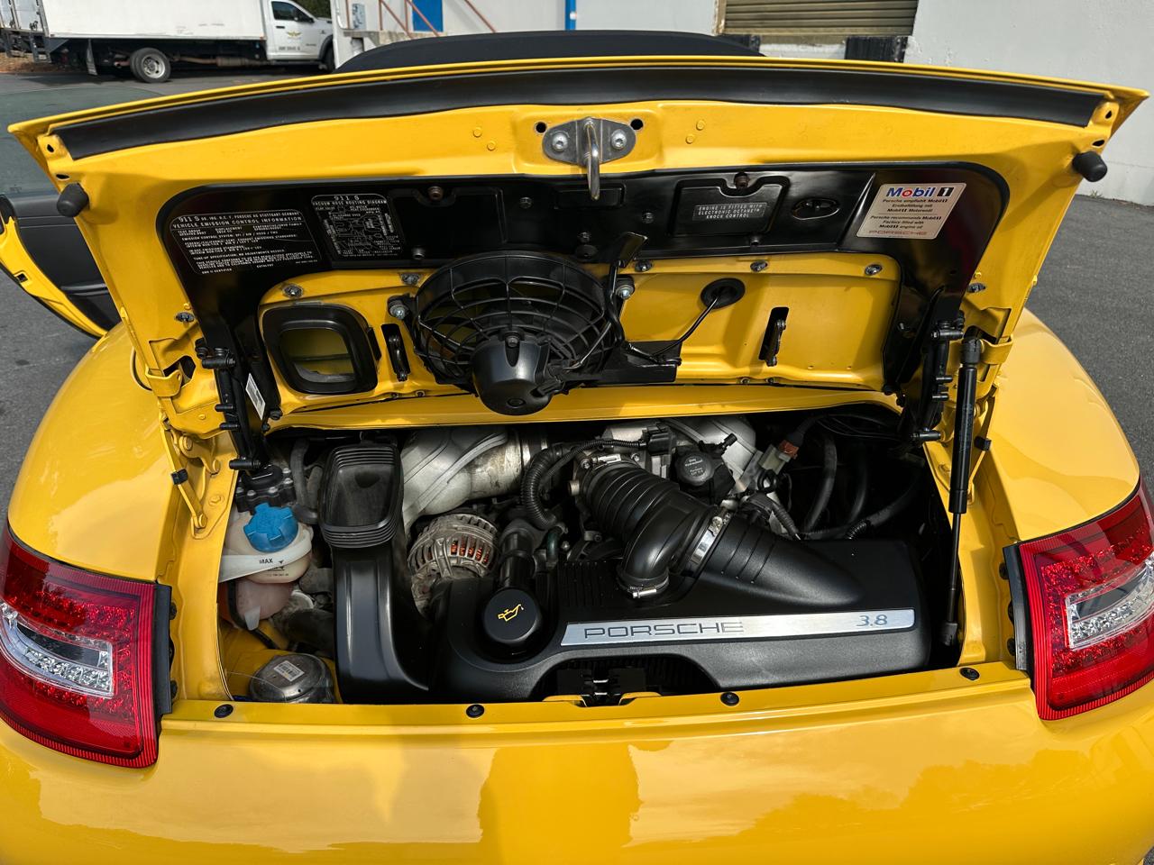 Porsche 911 2dr Cabriolet Carrera S 2006