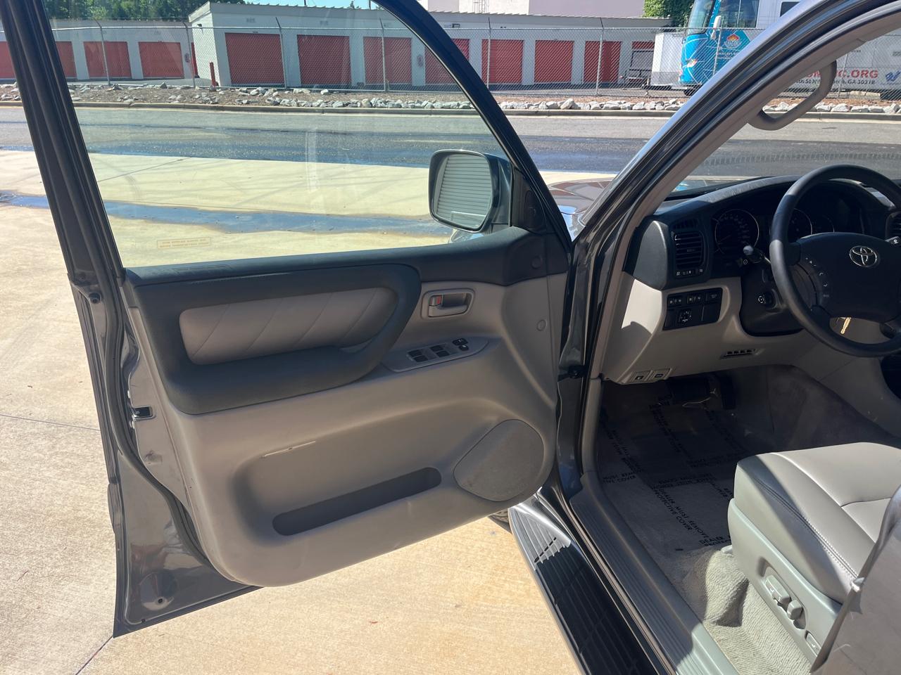 Toyota Land Cruiser 4dr 4WD (Natl) 2005