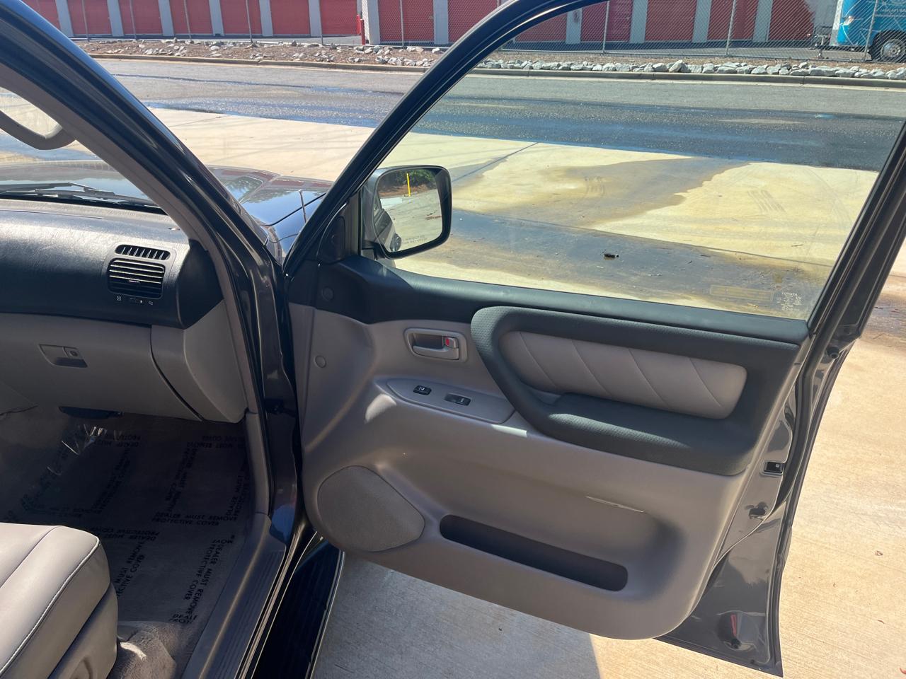 Toyota Land Cruiser 4dr 4WD (Natl) 2005