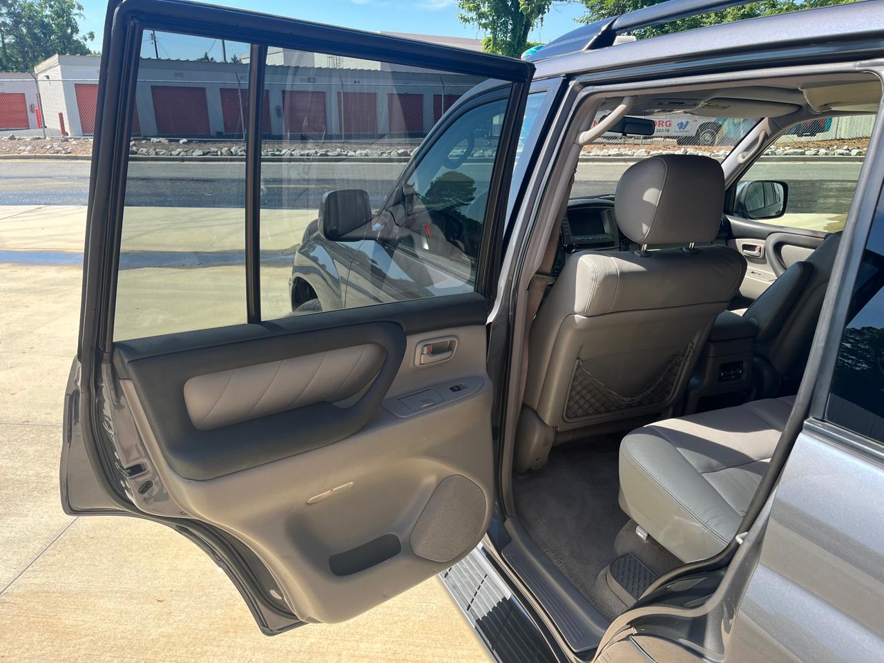 Toyota Land Cruiser 4dr 4WD (Natl) 2005