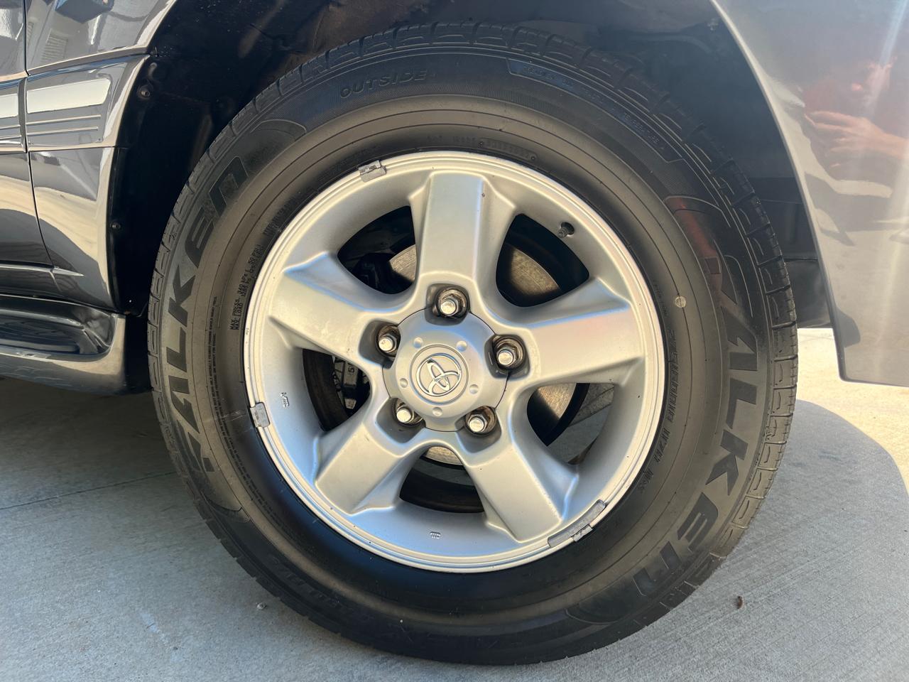 Toyota Land Cruiser 4dr 4WD (Natl) 2005