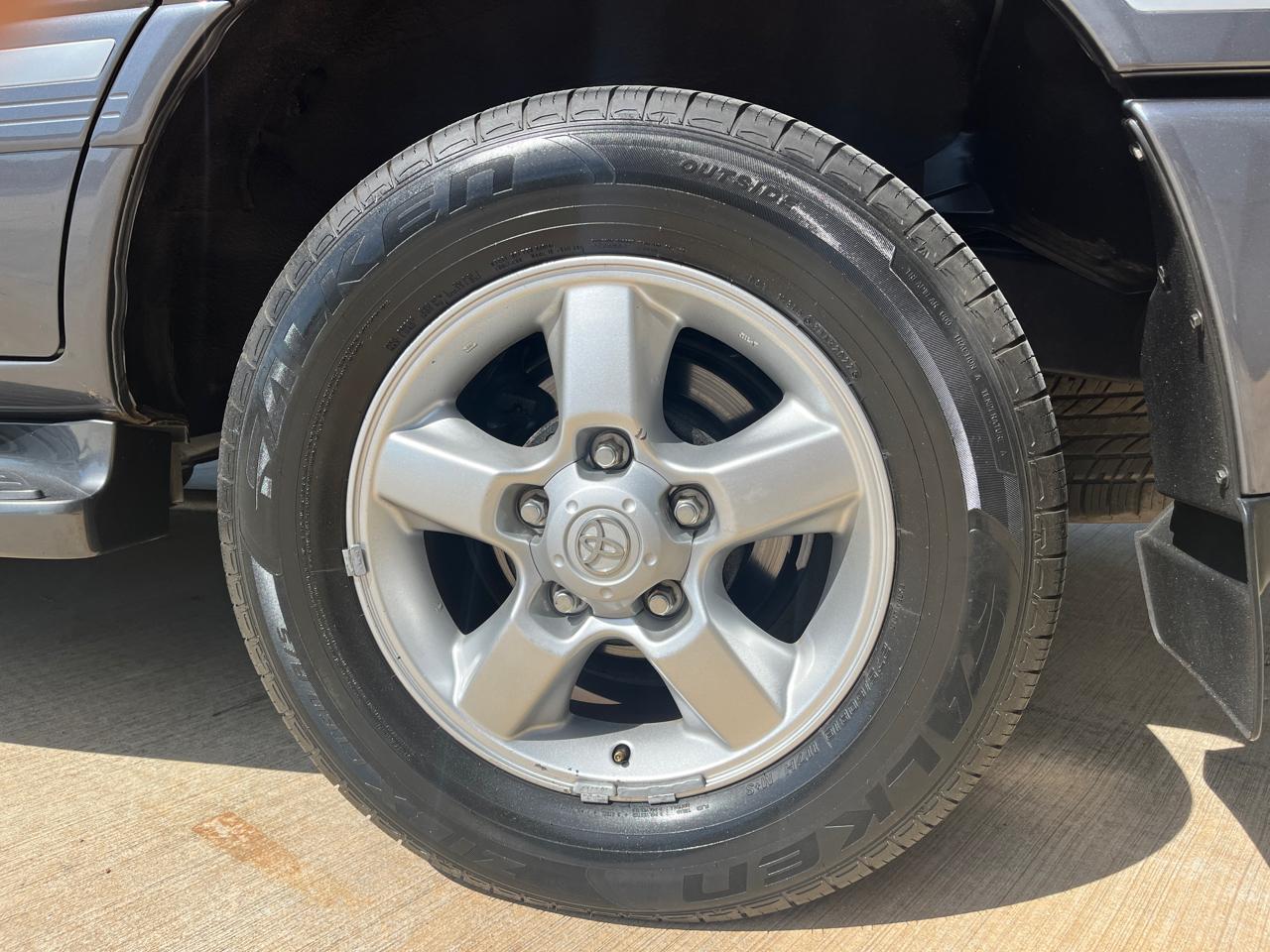 Toyota Land Cruiser 4dr 4WD (Natl) 2005