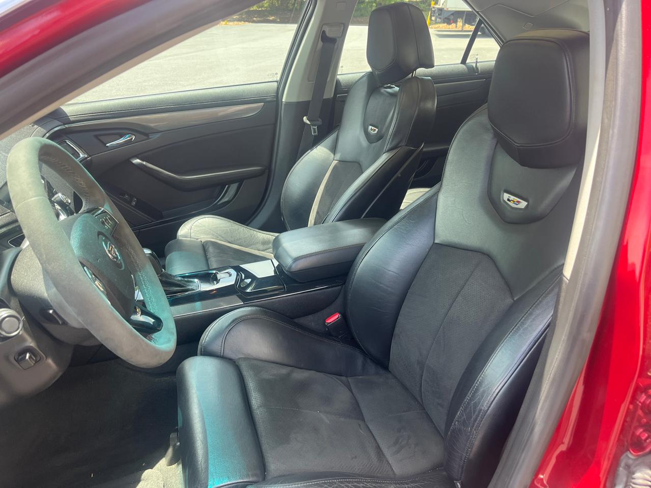 Cadillac CTS-V 4dr Sdn 2009