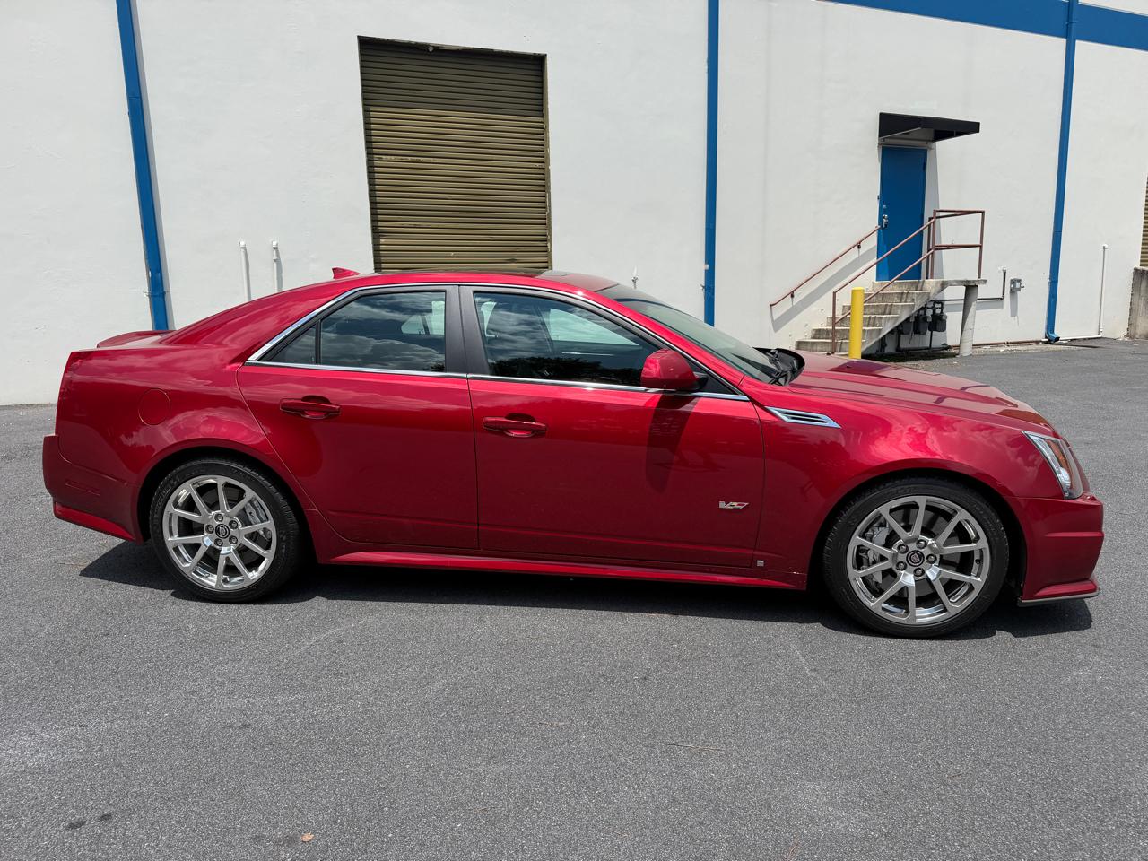 Cadillac CTS-V 4dr Sdn 2009