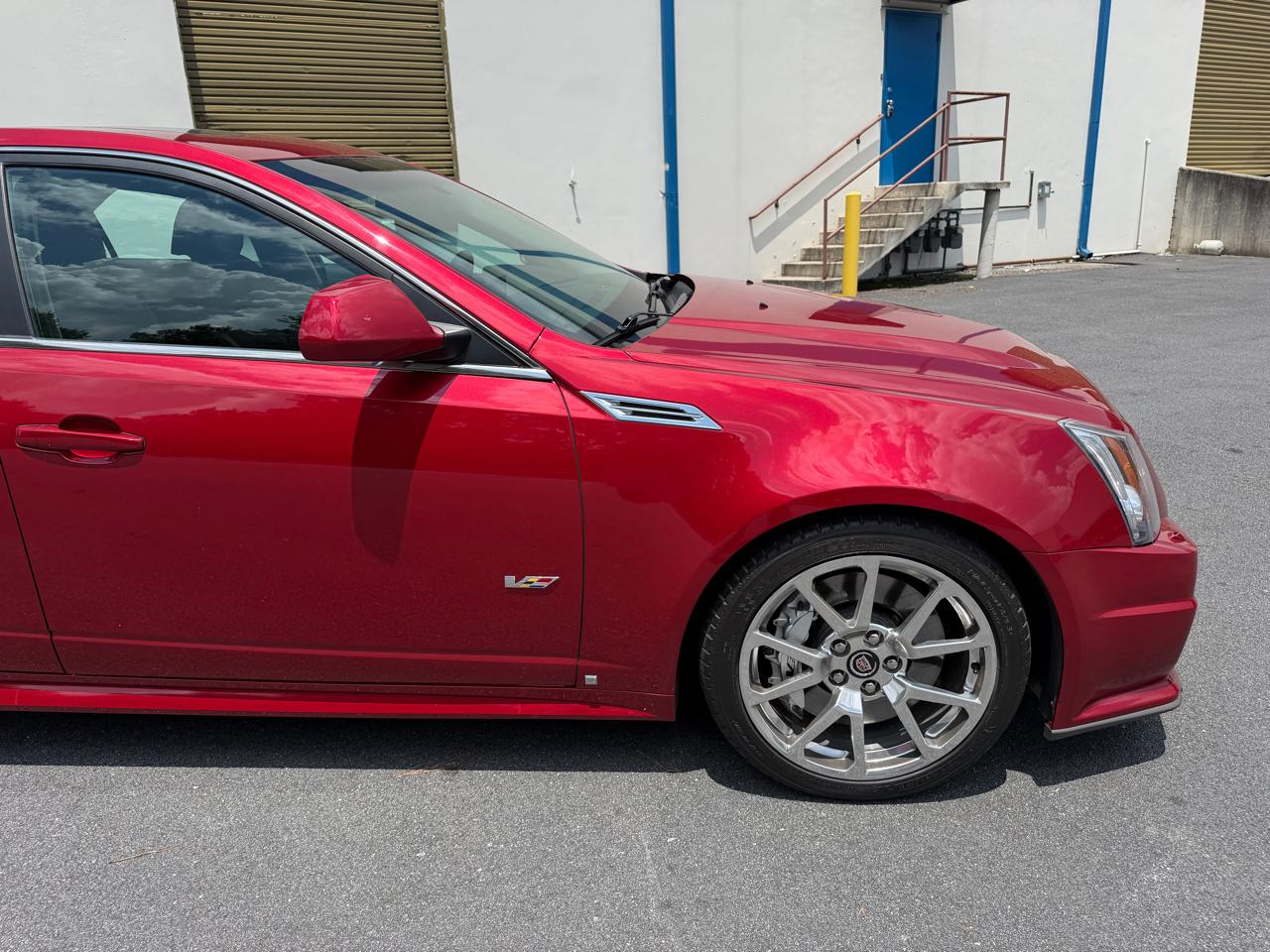 Cadillac CTS-V 4dr Sdn 2009