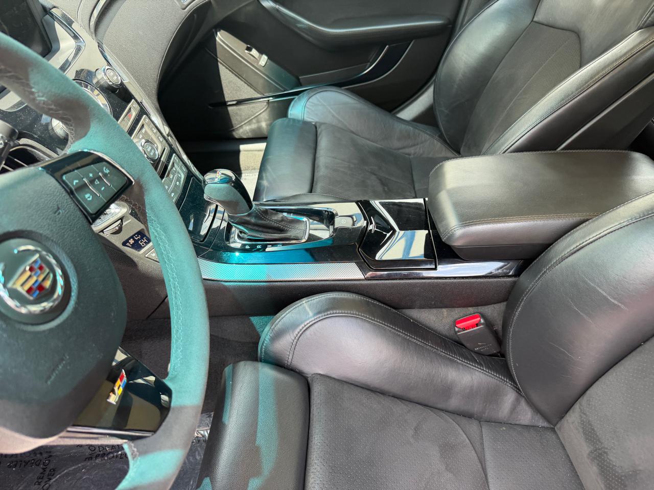 Cadillac CTS-V 4dr Sdn 2009