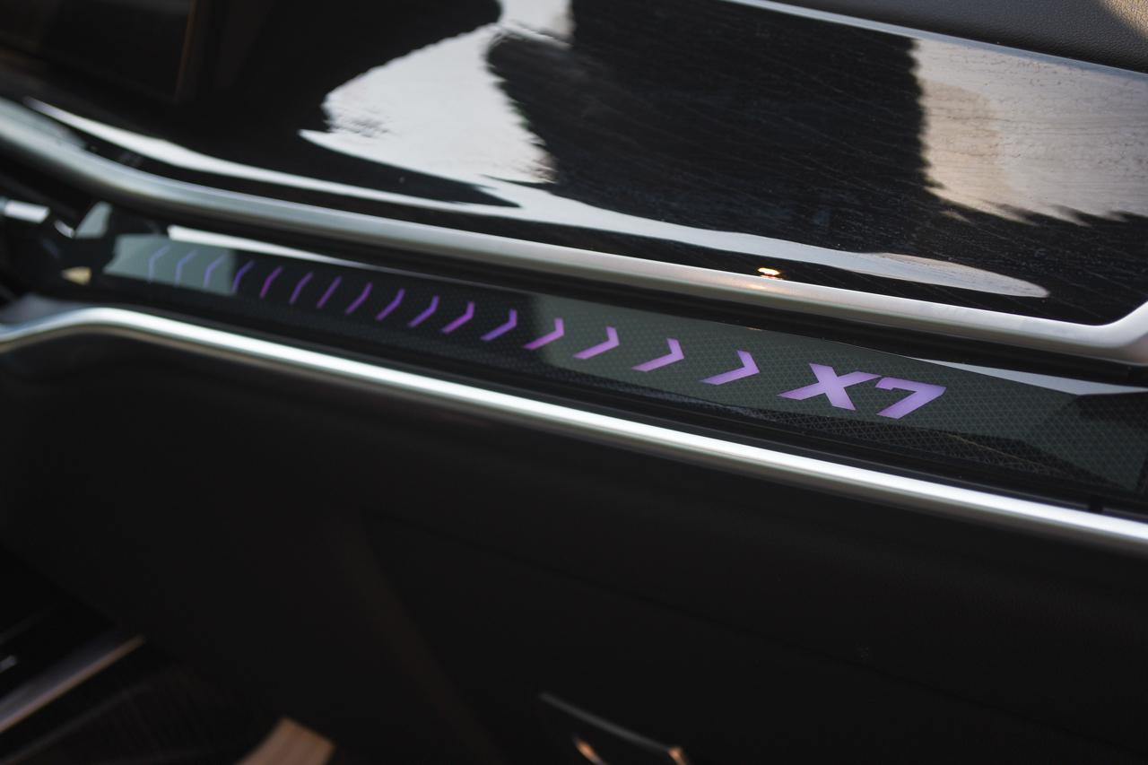 BMW X7 xDrive40i Sports Activity Vehicle 2025