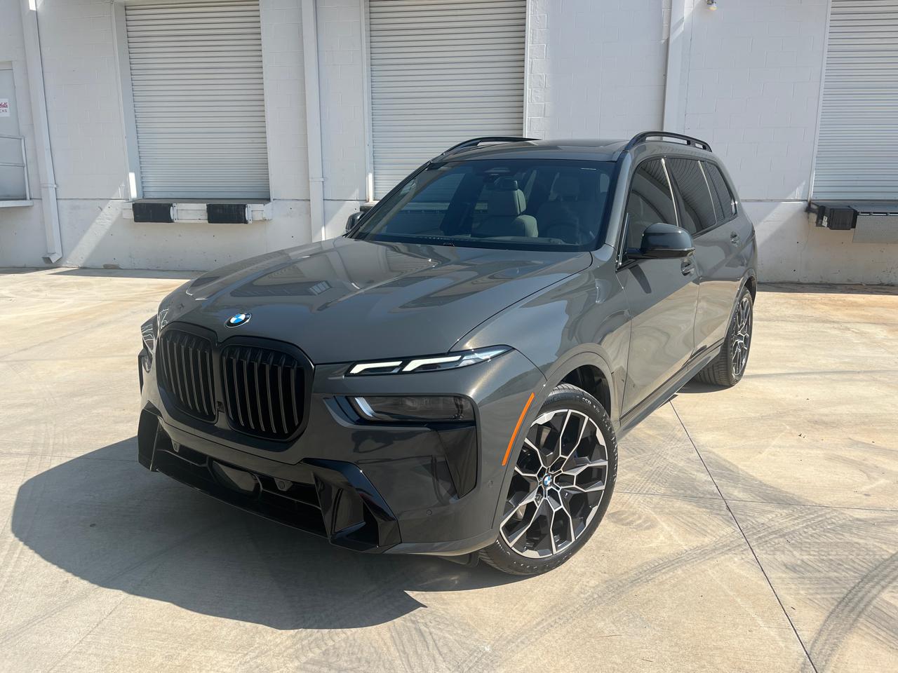 BMW X7 xDrive40i Sports Activity Vehicle 2025
